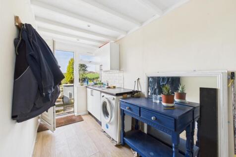 Kitchen: