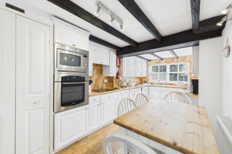 Kitchen: