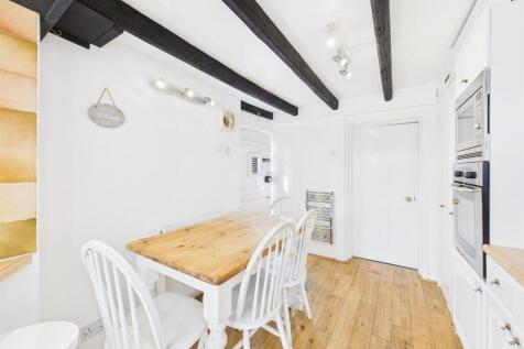 Kitchen: