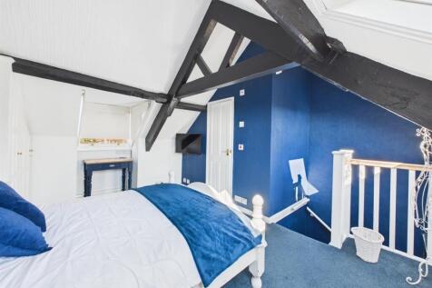 Bedroom:
