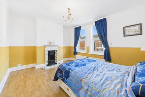 Bedroom: