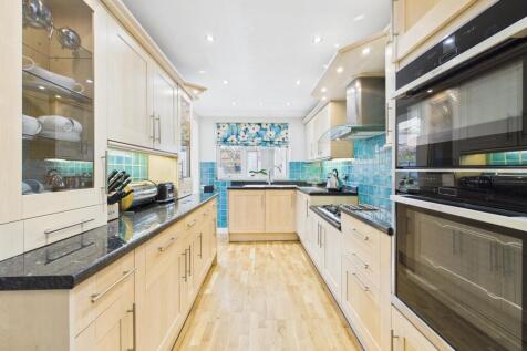 Kitchen: