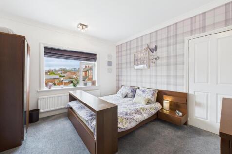 Bedroom: