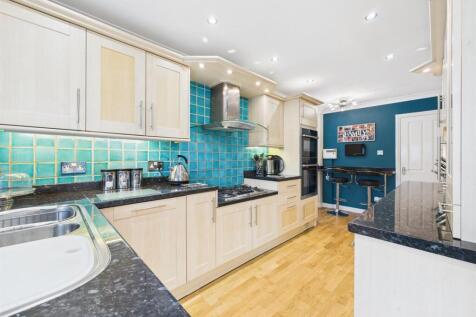 Kitchen: