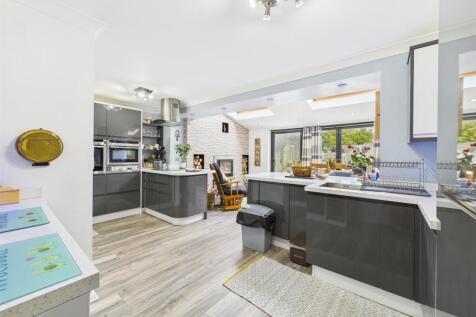 Kitchen: