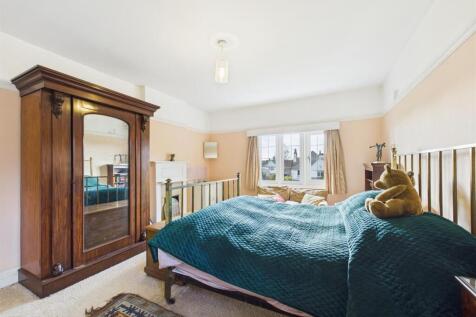 Bedroom: