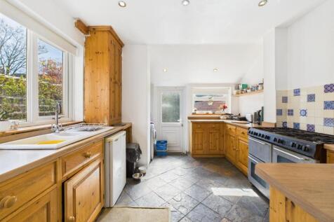 Kitchen: