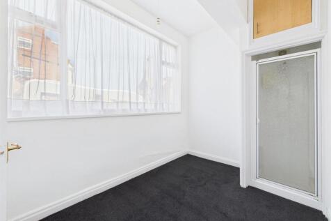 Bedroom: