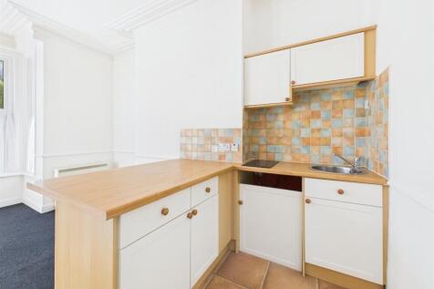 Open plan kitchen/living: