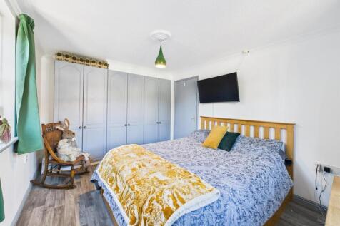Bedroom: