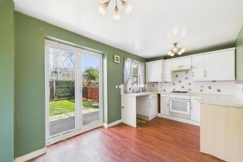 Kitchen: