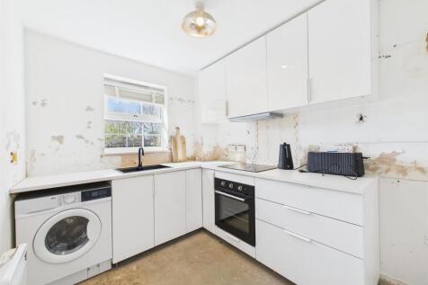 Kitchen: