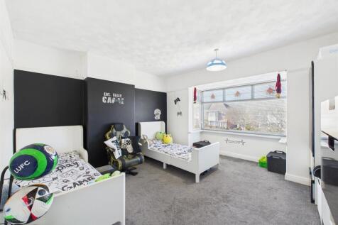 Bedroom: