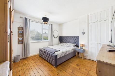 Bedroom: