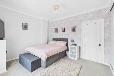 Bedroom: