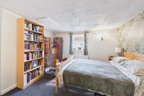 Bedroom: