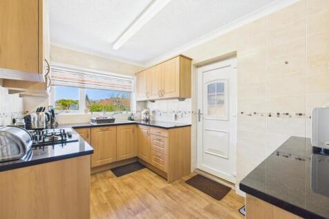 Kitchen: