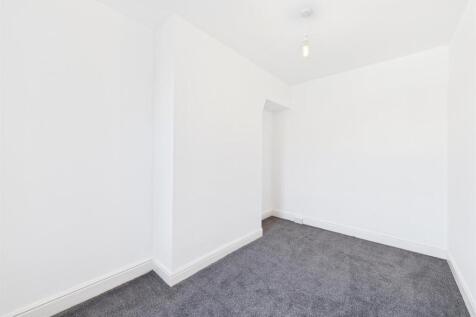 Bedroom: