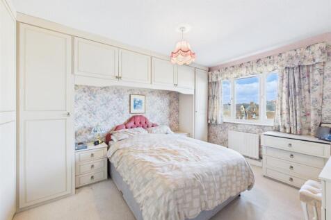 Bedroom: