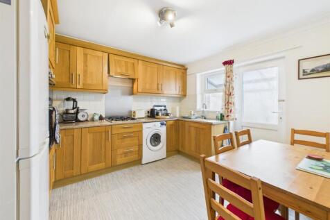 Kitchen: