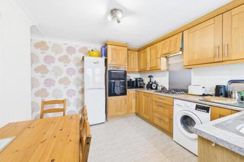 Kitchen: