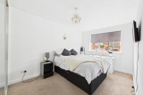 Bedroom: