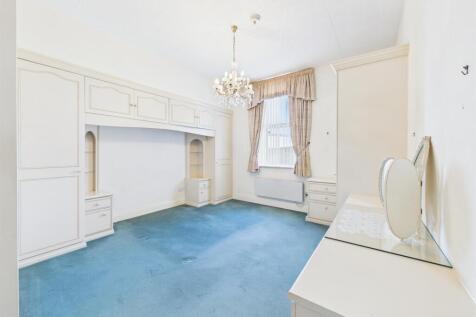 Bedroom: