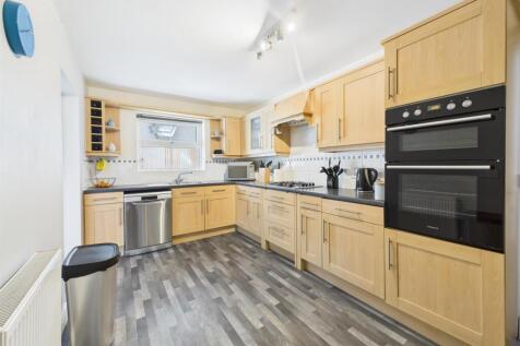 Kitchen: