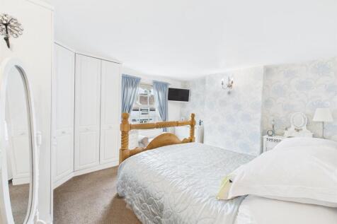 Bedroom: