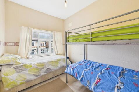 Bedroom: