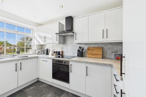 Kitchen: