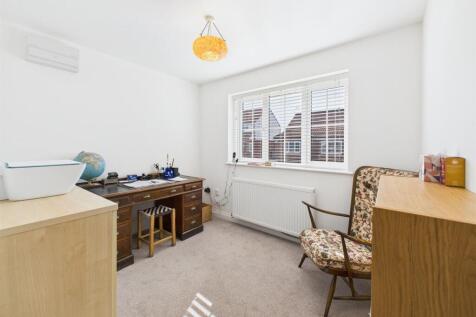 Bedroom/office: