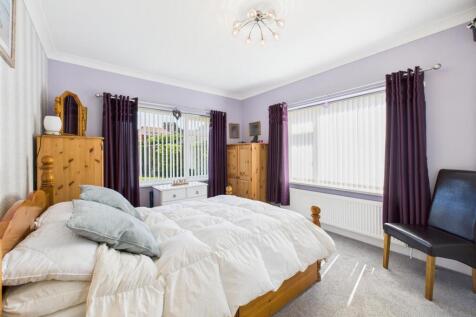 Bedroom:
