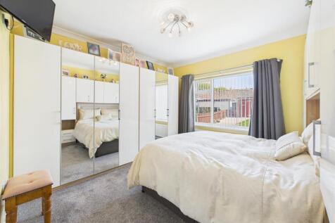 Bedroom: