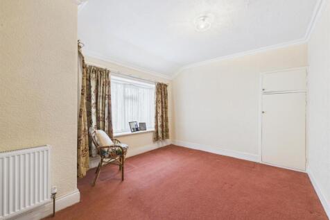 Bedroom: