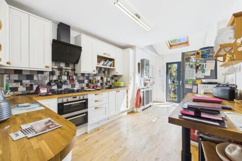 Kitchen: