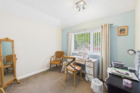 Bedroom: