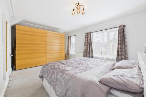 Bedroom: