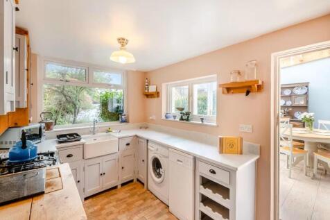 Kitchen:
