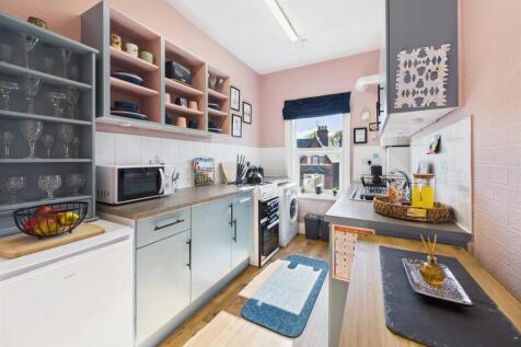 Kitchen: