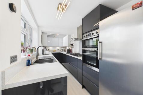Kitchen: