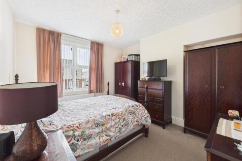 Bedroom: