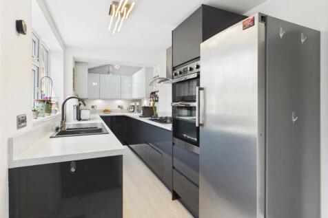 Kitchen: