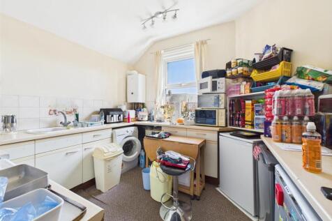 Kitchen: