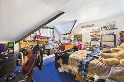 Bedroom: