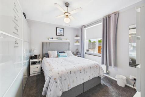 Bedroom: