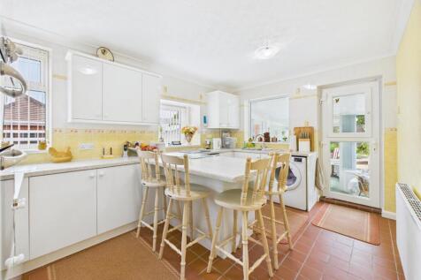 Kitchen: