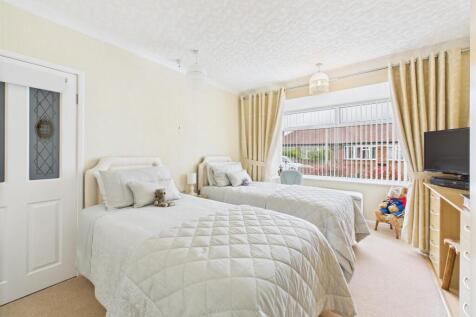 Bedroom: