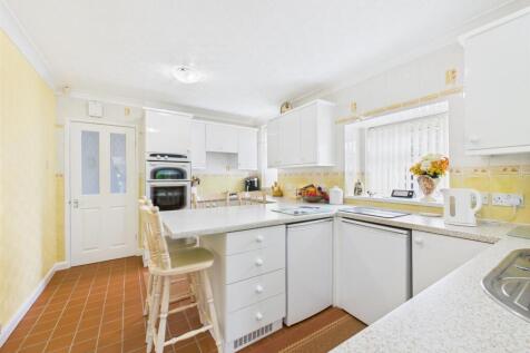 Kitchen: