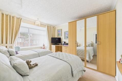 Bedroom: